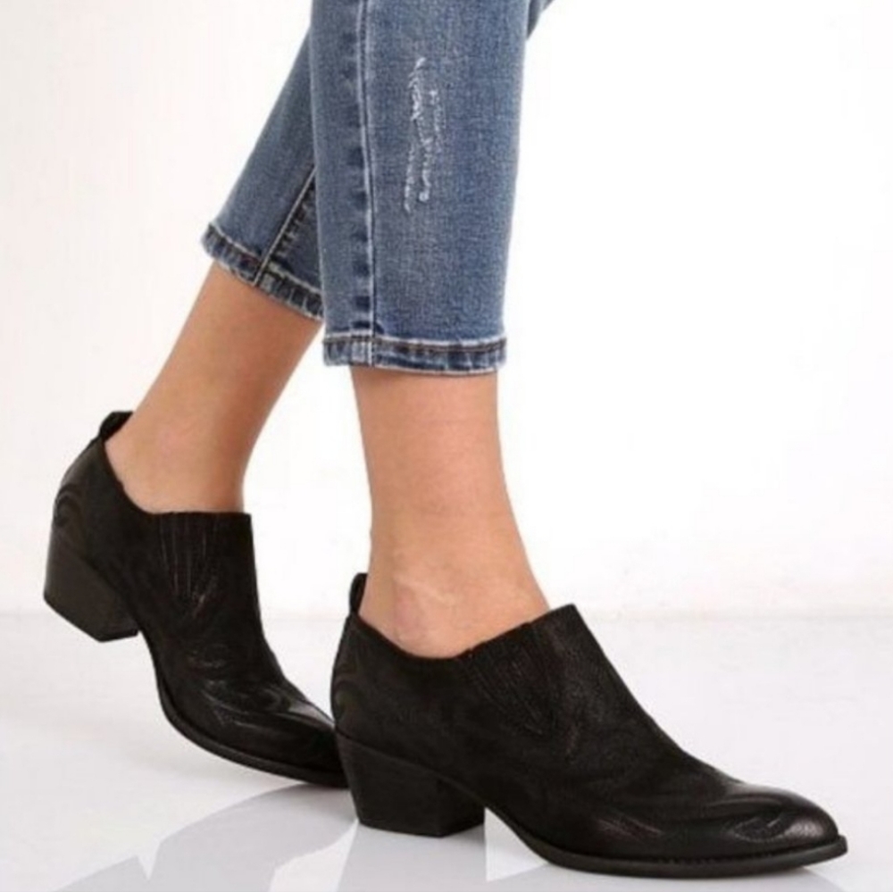 Dolce Vita Samson Western Heeled Ankle Boots Black
